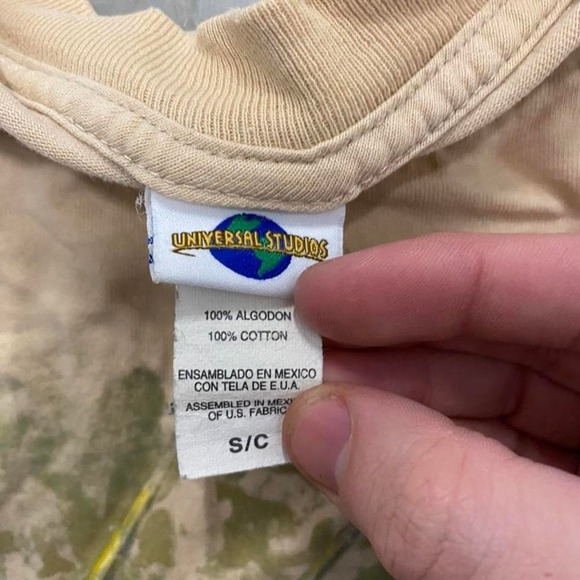 Vintage y2k 90s cream marvel wolverine aop universal studios shirt - Picture 2 of 3